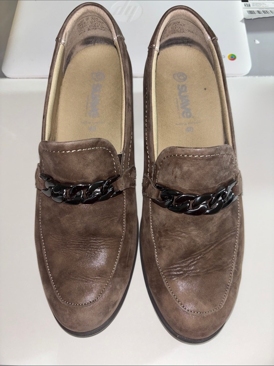 Men\'s Slip-On Loafers in Brown with Chain Accent main image 7